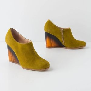 RARE Anthropologie Rebeca Sanver Lucite booties